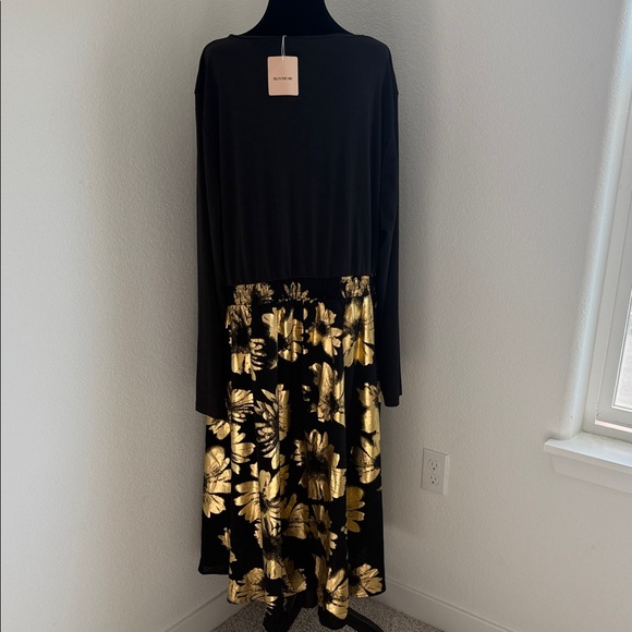 BloomChic Elegant Black and Gold Floral Dress - Picture 9 of 11
